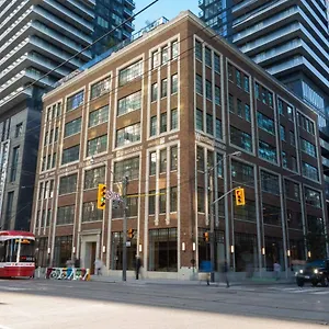 **** Hotel Sutton Place Canada