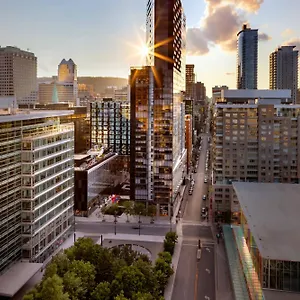 **** Hotel Humaniti Montreal, Autograph Collection Canada